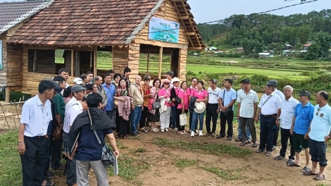 Đảng viên mưh pơma ‘noh jang hloi, pơjing đei tơplih hơ iă tơ̆ Măng Đen