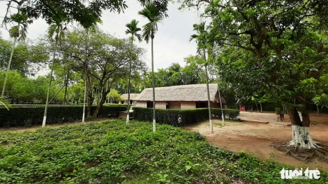 ĐHỊ VĂN HOÁ PR’HAY CHR’NĂP ÂNG VÊÊL BHƯƠL CHỦ TỊCH HỒ CHÍ MINH