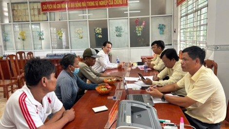 កឹងធើ ទម្រង់ “ថ្ងៃអាទិត្យគ្មាន៣យ៉ាង” បង្កភាពងាយស្រួលជូនប្រជាជននៅសង្កាត់វិញចូវ។