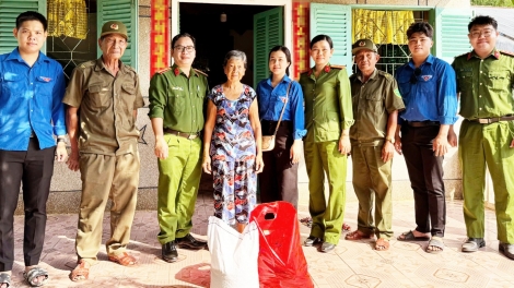 យុវវ័យសង្កាត់តូចូវ ខេត្តអានយ៉ាងផ្សព្វផ្សាយក្តីស្រឡាញ់ក្នុងសហគមន៍