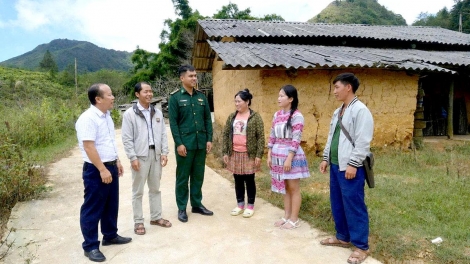 HƯA PỈ NOỌNG DÚ BẢN CỎN LIỂP PIÊN CHÁI SLẢNH TUYÊN QUANG