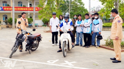 Ngon tô thứ 6 mự 8 căm bườn 5 pì 2026 – Khí xè máy tiêng àn: Pưng khù cận hụ