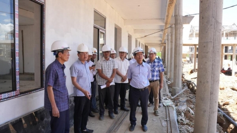 THÀNH PHỐ HUẾ: TOOM BHRƠỢNG ĐONG THẦU BHRỢ K’ZIH TRƯỜNG HỌC ZR’LỤ CA NOONG K’TIẾC A LƯỚI