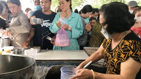 ការគិតគូរពេលបាយជូនអ្នកជម្ងឺក្រីក្រ
