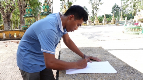 Người thợ trẻ gìn giữ nghệ thuật điêu khắc Khmer