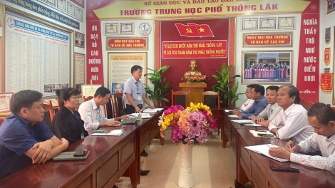 Đắk Lắk tơgŭm hŏk tro tơring mơmat tat vang pơlong lĕch ‘măng khoă hŏk jăl 3 
