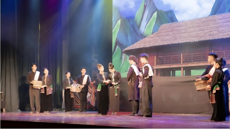 Sáng tạo với di sản (Kỳ 1): Gen Z làm mới truyền thuyết khăn Piêu bằng nghệ thuật đương đại