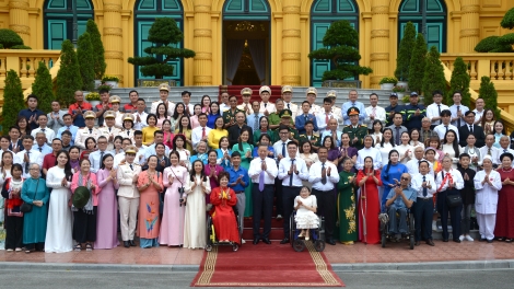 Khua gĭt gai Đảng, Khua Lăn čar Tô Lâm bi tuôm hŏng 100 gru hmô “Bruă ngă jăk” 