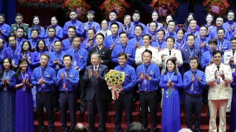Khua gĭt gai Tô Lâm gĭt gai klei bi kƀĭn prŏng 13 bruă êdam êra  CS Hồ Chí Minh 