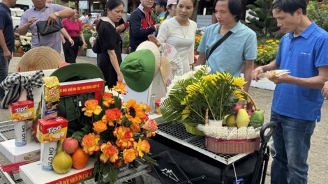 “BAI ADAT HIJAO” SA JALAN GAM DALAM DI CON DAO  