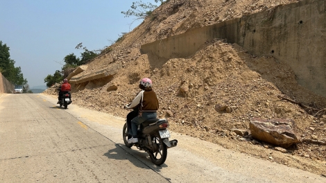 Nỗi lo từ những điểm sạt lở kéo dài ở Đắk Lắk