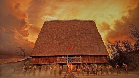 Tiếng hát đêm nhà rông