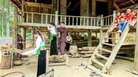 BẠI MÒN ĐÂY PJÒI MỪA 9 THẮN ĐUÂY CÚA PỈ NOỌNG CẦN MƯỜNG. 