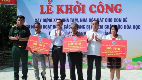 TƠỢP BHRỢ ĐÔNG ĂT ĐOỌNG HA PR’LOỌNG ĐÔNG MANƯIH VÊY TING PÂH ZÊL A RÂP COH CHR’VAL SÔNG KÔN