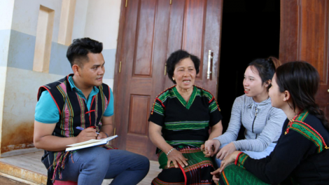 Kahgĭt ƀon lan (Hãy nhớ về quê hương)