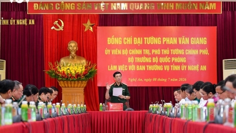 Đăi tươ̆ng Phan Văn Giang pêi cheăng ƀă Khu pơkuâ ngăn Đảng Ngệ An