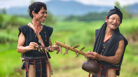 Vi yông ‘nhă kơ ba (Họ mời mình đến)