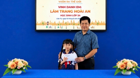 កុមារីខ្មែរម្នាក់ទើបតែរៀនថ្នាក់ទី៣នៅក្រុងកឹនធើយកឈ្នះក្នុងការប្រកួតភាសាអង់គ្លេសថ្នាក់ជាតិ
