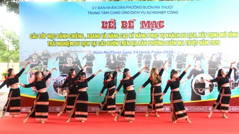 Đắk Lắk truyền dạy cồng chiêng và đào tạo kỹ năng làm du lịch cộng đồng