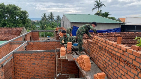 Toăng hngêi ăm mơngế châi heăng xua tơplâ
