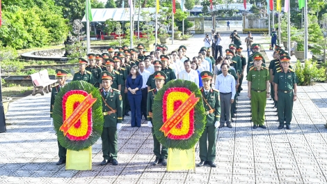 ពត៌មាន​ម៉ោង១៥