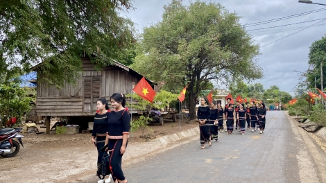 Tơlơi adoh Êđê "Pơtă pơtăn kơ ană tơčô thâo gum pơgôp"