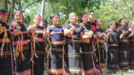 Parơtuk cim mơni bơyan phang lah jŭ 