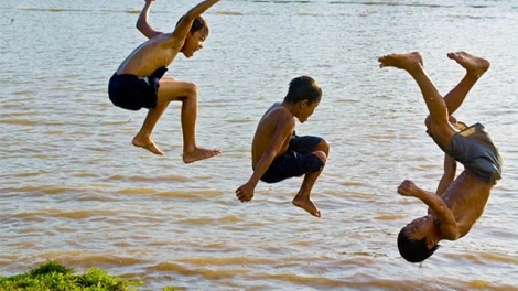 Lơi an khay rlu nti jêng nău rngot ji