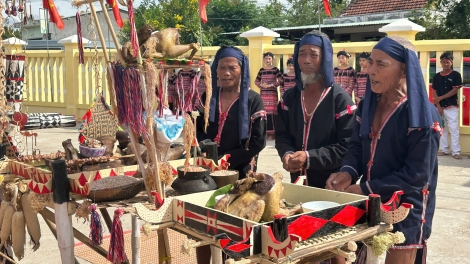Người Ba Na cúng cầu mùa gửi ước vọng bình an