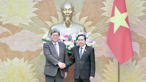 Ồng Trần Thanh Mẫn, Chủ tịc Quốc hội wă Kwang gơnoar cih dờng Atbồ ing Đảng LDP lơgar Nhật Bản