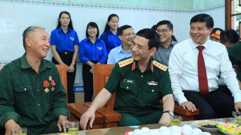 Đại tướng Phan Văn Giang năm ngôi, pôk tơmam drăm ăn ŭnh hnam đei iŏk yua ăn teh đak Lâm Đồng