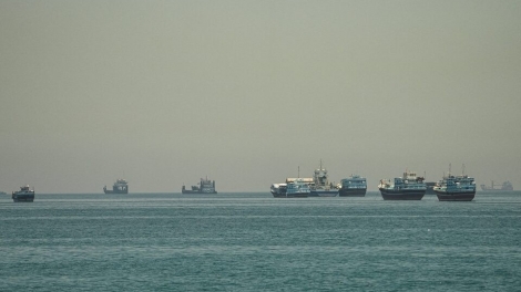 MỸ LÂNG IRAN PAĐHÊY TR’PANH; 5 TÀU ĐƠƠNG KHÍ LNG Z’LÂH TR’OOT HORMUZ