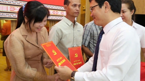 Dak Lăk bong glăi gru grua hiam amăng plơi pla lơ̆m dăp pơmut plơi pla hmư̆ hing prong biă