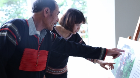 Cơn mưa nhịp chiêng và nỗi nhớ