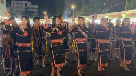 Parơtuk cim mơni bơyan phang lah jŭ