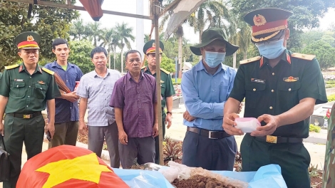 Lòt sền broă tơrgùm mẫu sinh phẩm nàng đal git măt ƀồc ntìng cau ling chơ̆t màng tàm càr Gia Lai