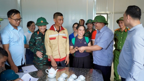 Lai Châu bàn giao những căn nhà đầu tiên cho người dân vùng lũ Mường Than