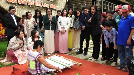 Những người nối dài mạch nguồn văn hóa ở vùng DTTS tỉnh Lâm Đồng