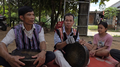 Quảng Ngãi rak vế, mơnhông ki kơnía khôi túa lĕm tro kơpong kong ngo