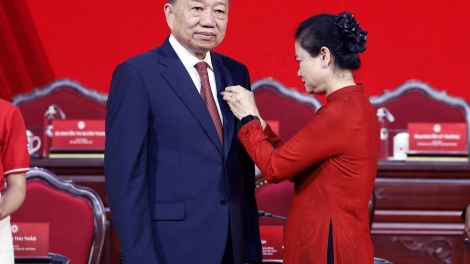 ពត៌មាន​ម៉ោង៦