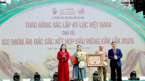 Sầu riêng càr Dăk Lăk geh bơceh lơh gơs 102 phan sa krơi is 