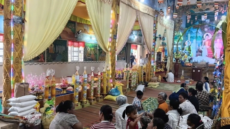 បុណ្យចូលព្រះវស្សានៅវត្តដៀន ខេត្តកាម៉ាវ