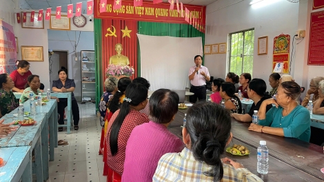 លើកកំពស់ចំណេះដឹងខាងថែទាំសុខភាពរបស់ម្តាយ និងទារកពីការផ្សព្វផ្សាយពត៌មាន