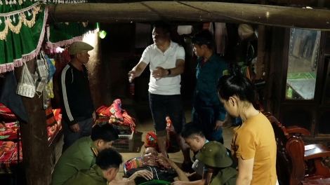 Khẩn cấp di dời 60 người khỏi khu vực nguy cơ sạt lở tại Điện Biên
