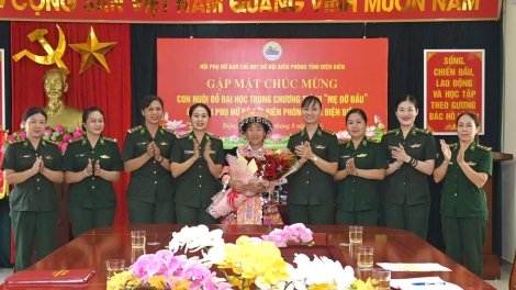 “Mẹ đỡ đầu” – chắp cánh ước mơ cho con nuôi vùng biên