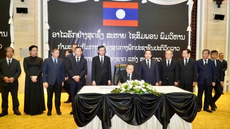 Khul tang măt ăn teh đak Việt Nam truh hơpong kơ nhap Kơdră Quốc hội Lào Saysomphone Phomvihane