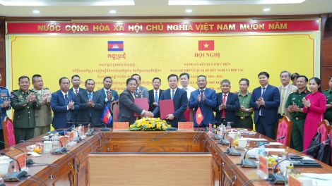 Đăk Lăk păng Mondulkiri (Campuchia) hơtŏk jang hơdoi 