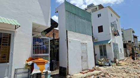 HADEI PEIH HUAN BARAT RIBAONG XUYÊN TÂM, BAN RAYA HO CHI MINH: RILO BAOH SANG DAOK DALAM SANG MET PAK MATA  