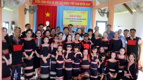 Tơlơi adoh Êđê "Pơtă pơtăn kơ abih bang"
