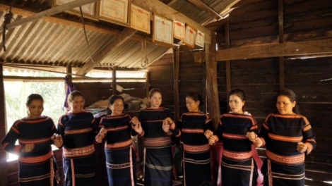 Ơ gơyut hrơi anai (Người bạn hôm nay)